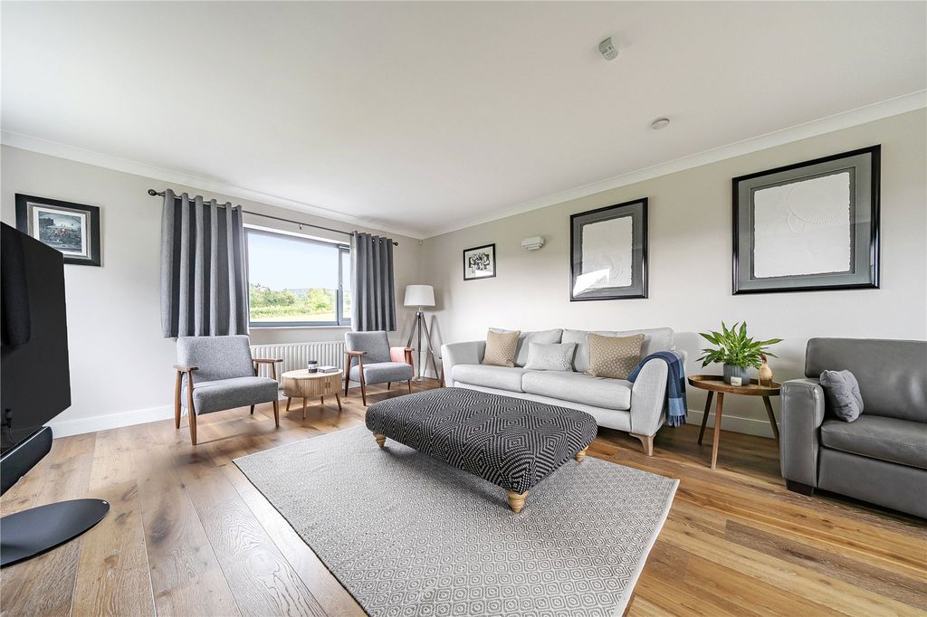 Property photo 3 of 30 Picture No. 03