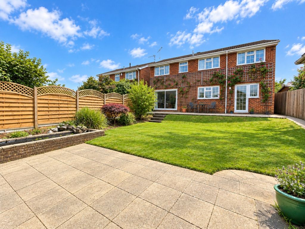 Property photo 2 of 15 4646571