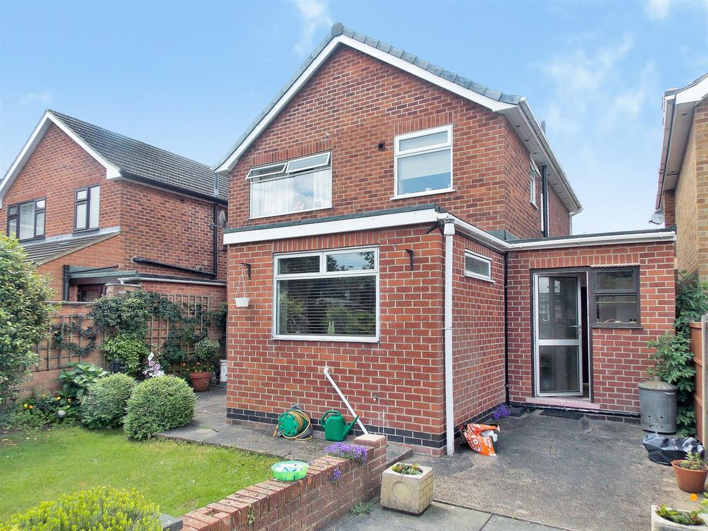 Property photo 1 of 11 8 Erewash Grove - Rear.Jpg