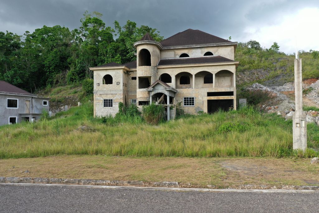 Property photo 1 of 3