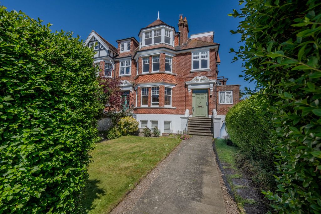 Property photo 1 of 12