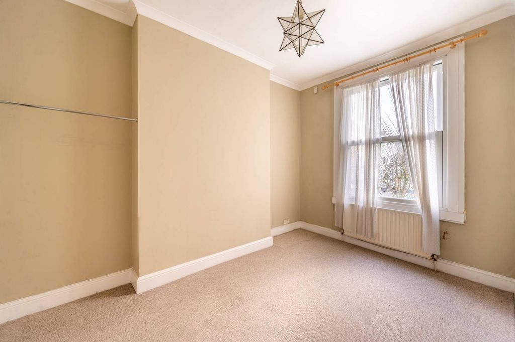 Property photo 3 of 6