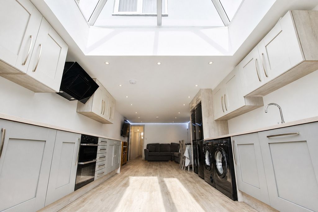 Property photo 3 of 15 Approach