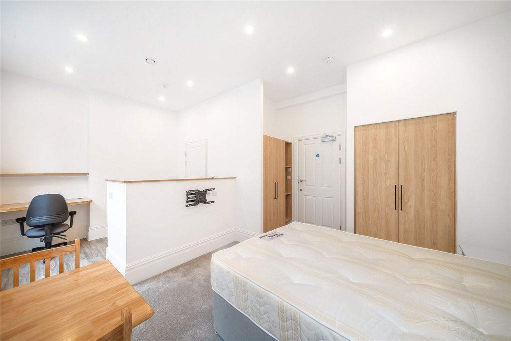 Property photo 2 of 7 Picture No. 04