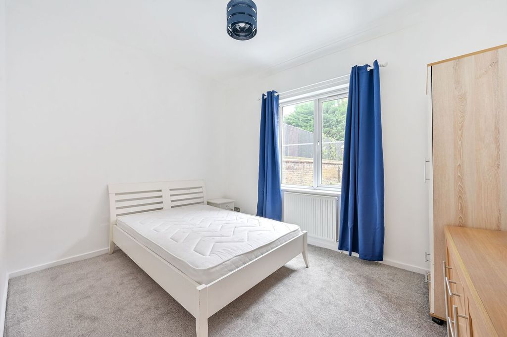 Property photo 3 of 7