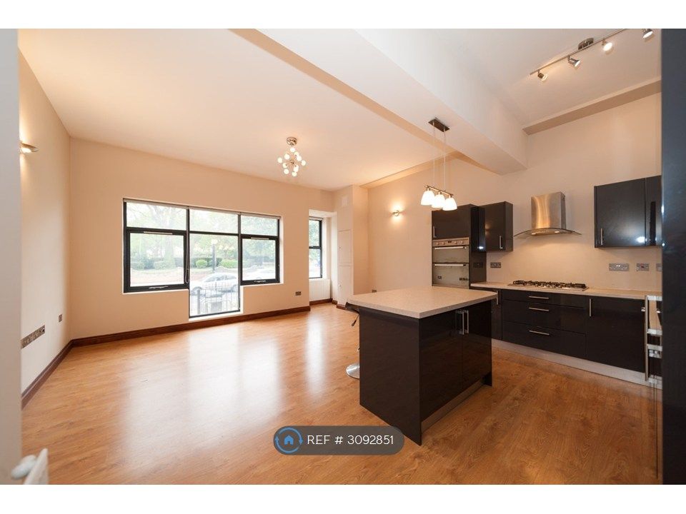 Property photo 2 of 25