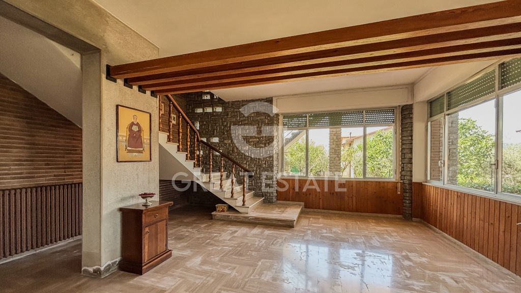 Property photo 2 of 28 Interiors