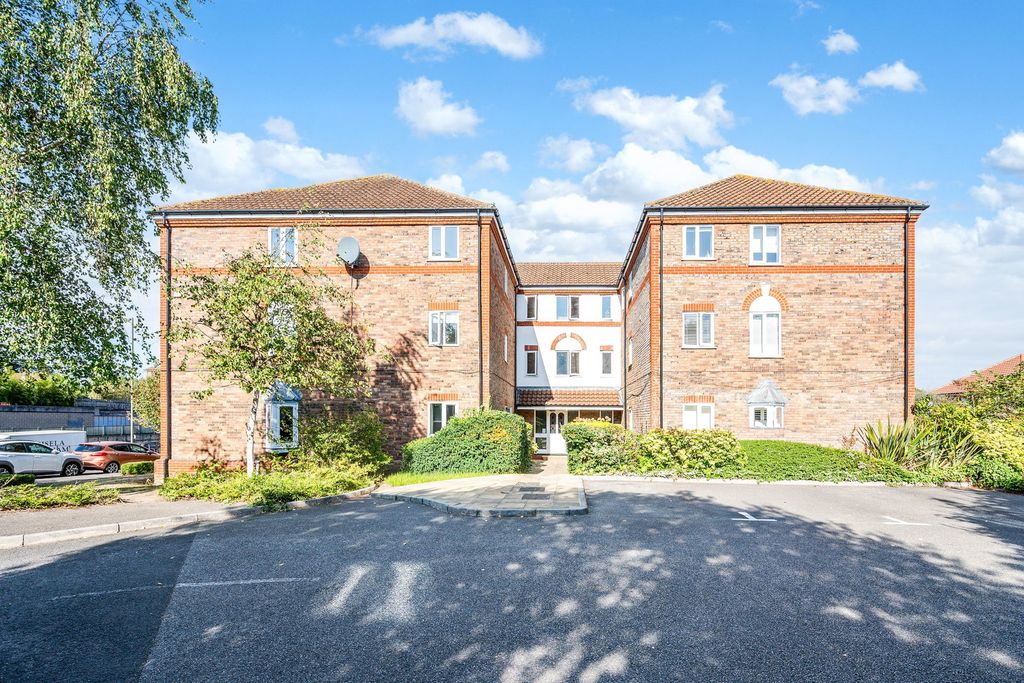 Property photo 1 of 11