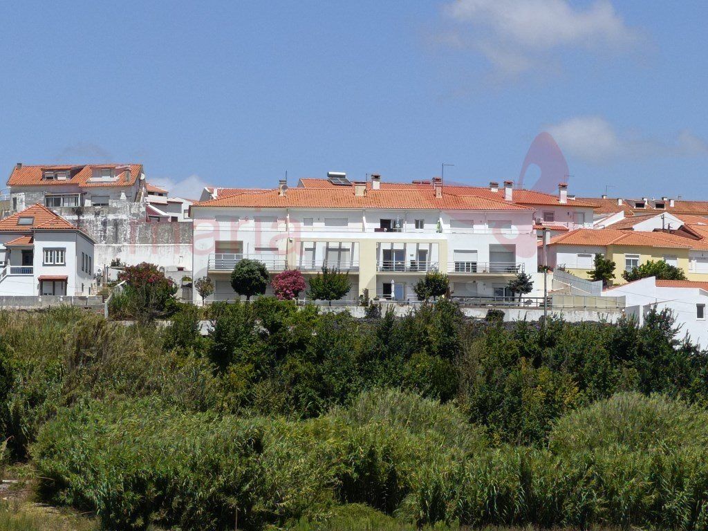 Property photo 1 of 34 3 Bedroom House In Immaculate Condition Located In Seixal, Lourinhã.