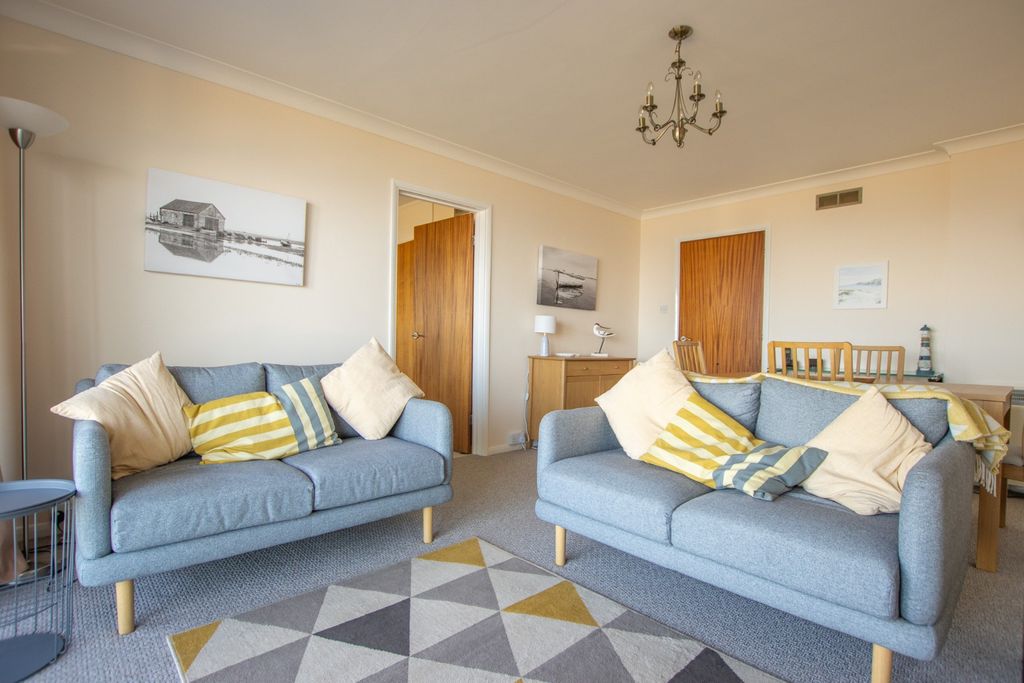 Property photo 3 of 16 3560126