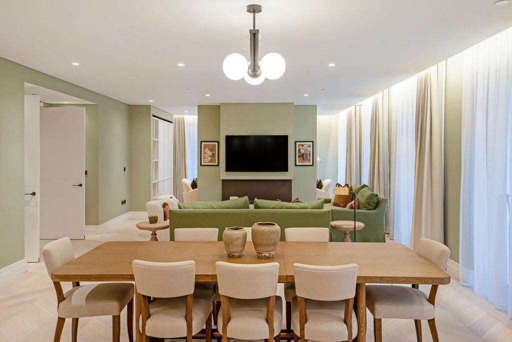 Property photo 3 of 55 Image