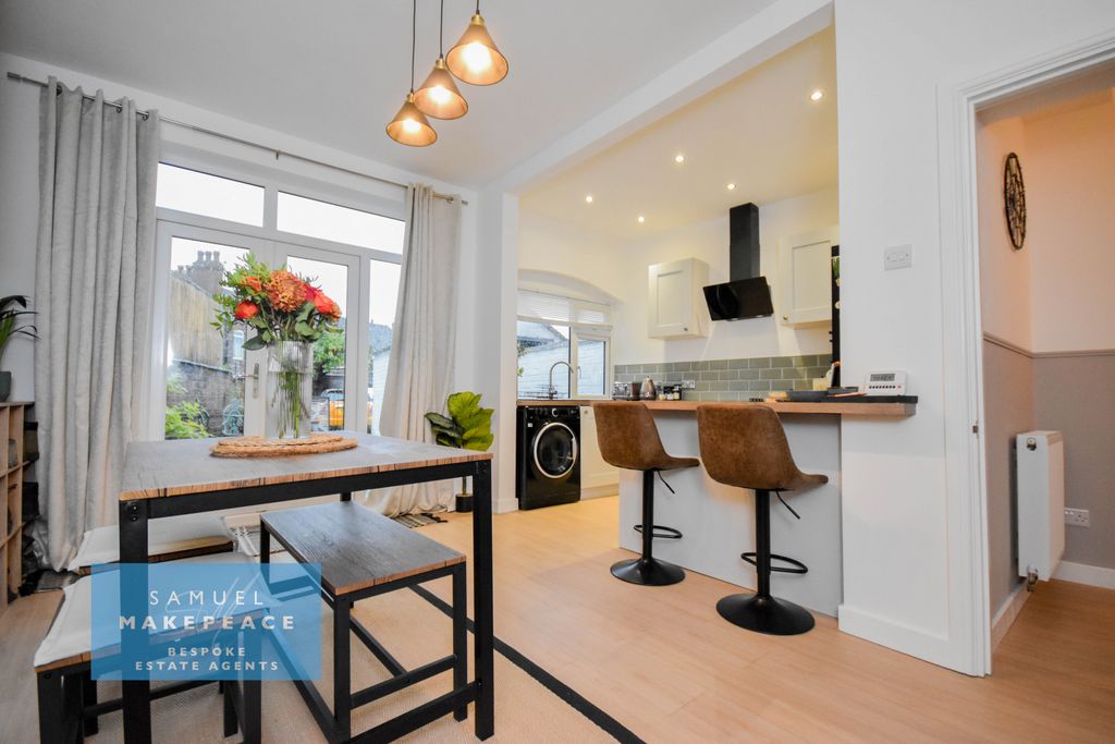 Property photo 3 of 28 Gallery