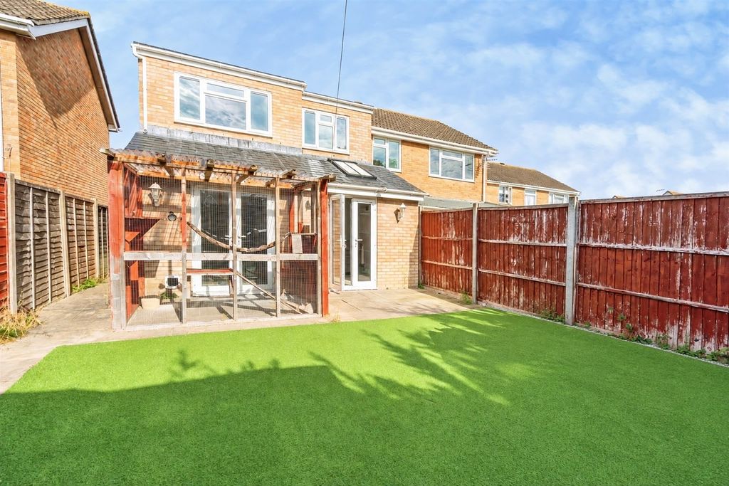 Property photo 2 of 10