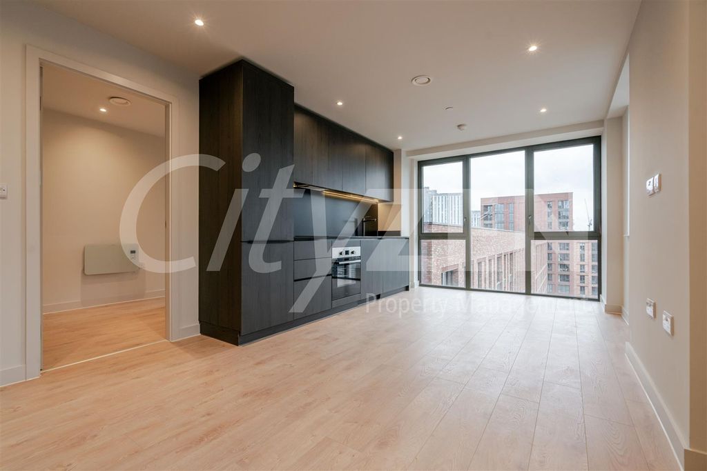 Property photo 1 of 26 Reception