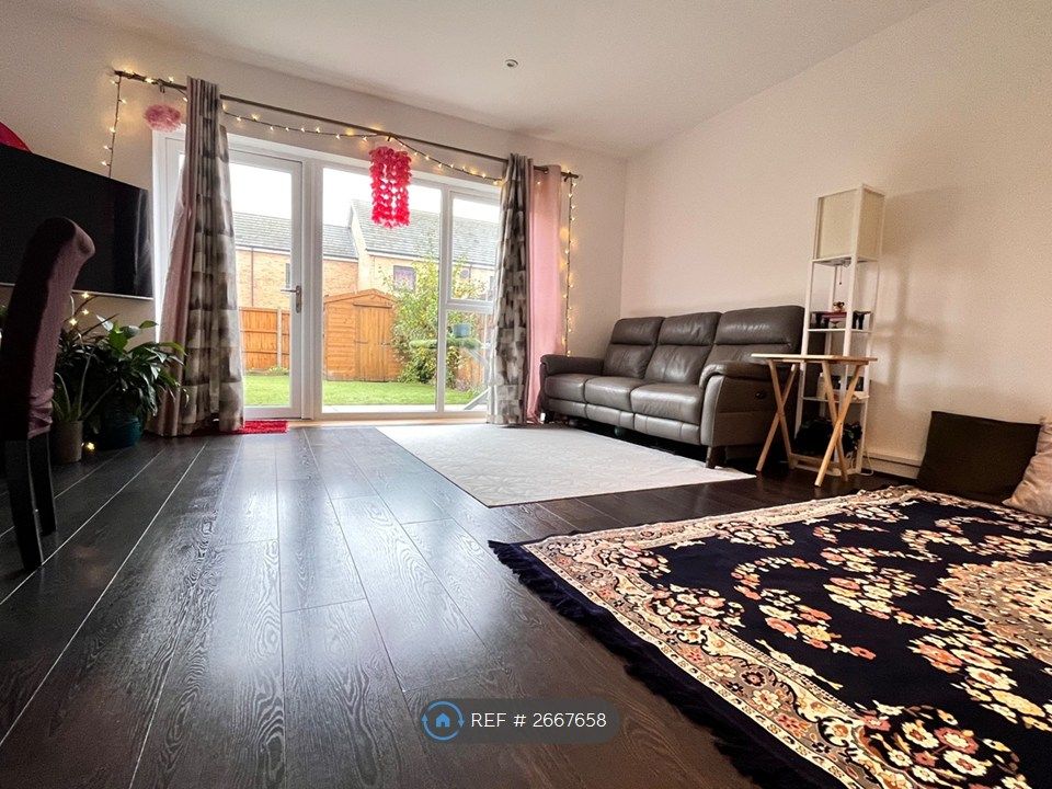 Property photo 1 of 24 Living Room