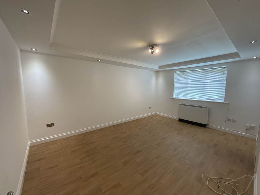 Property photo 3 of 6 Img_4447