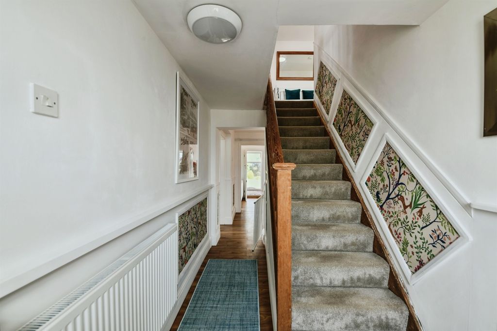 Property photo 3 of 37
