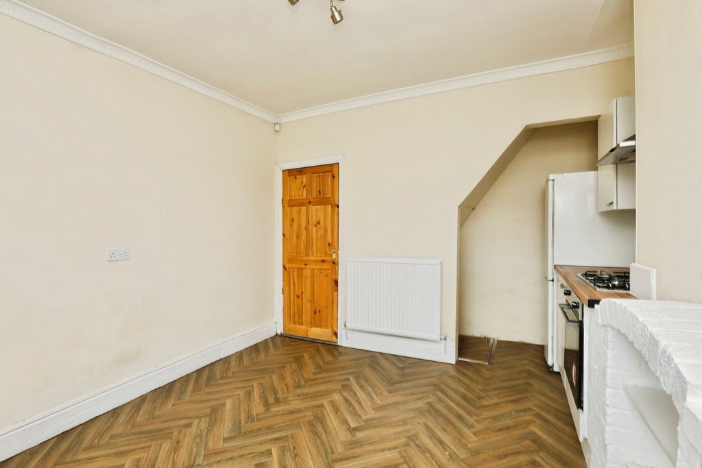 Property photo 2 of 17 Photo