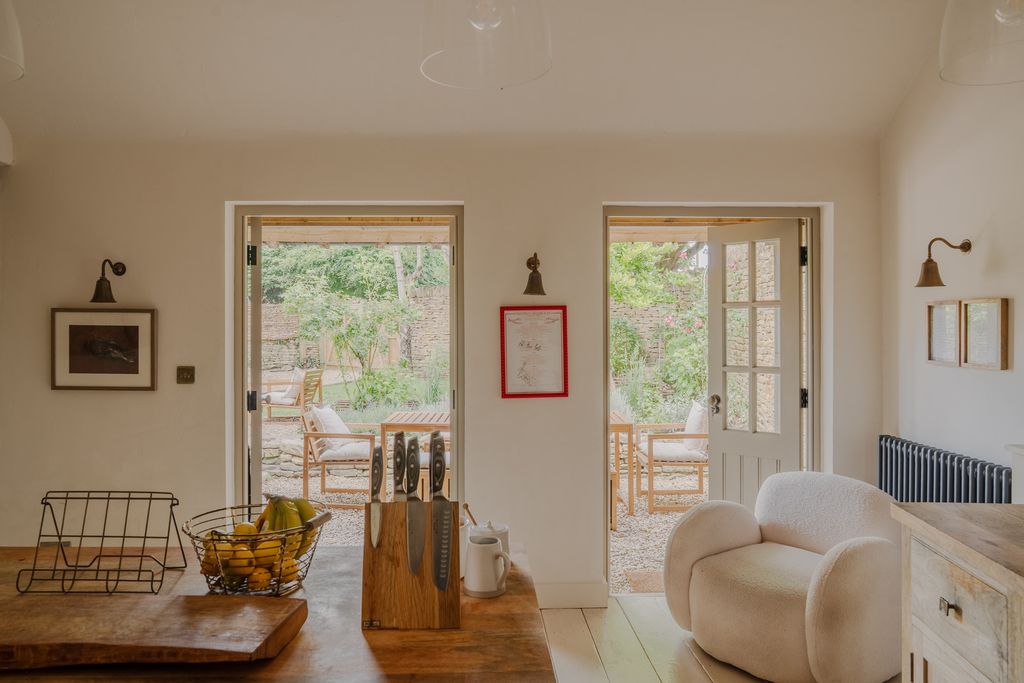 Property photo 3 of 30 294459 - _A747155-Hdr.Jpg