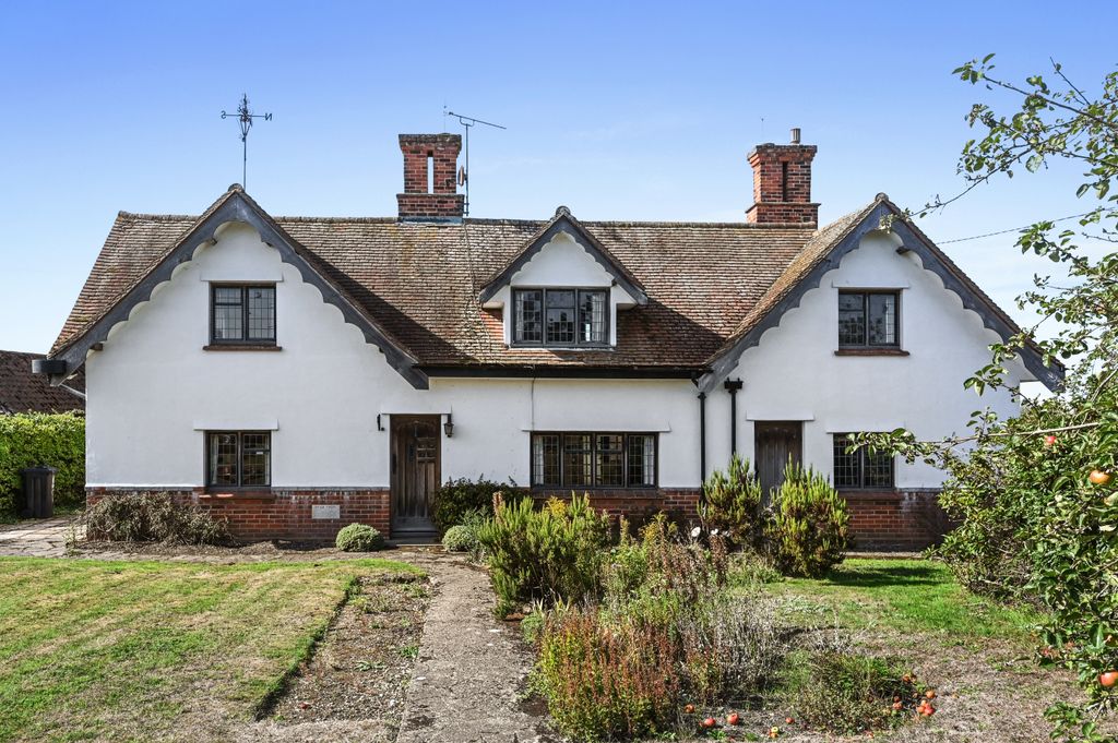 Property photo 1 of 50 Peartrees-Garden (2)