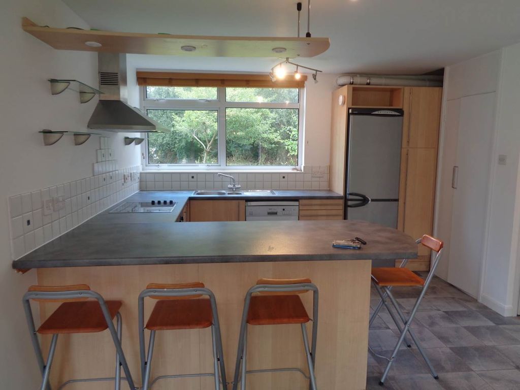 Property photo 3 of 9 Chesterton Towers 4 Kitchen 2B