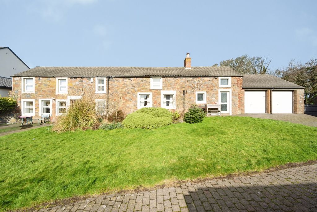 Property photo 1 of 25 Outside