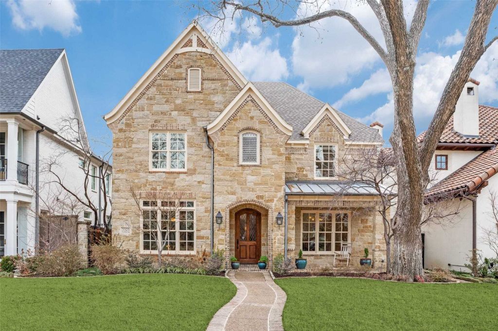 Property photo 1 of 31