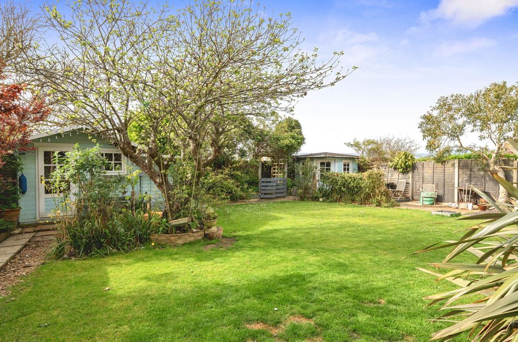 Property photo 2 of 21