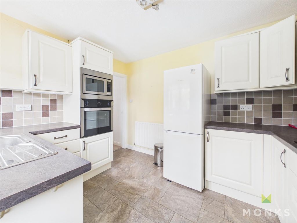 Property photo 3 of 16 Cam01420G0-Pr0962-Still006.Jpg