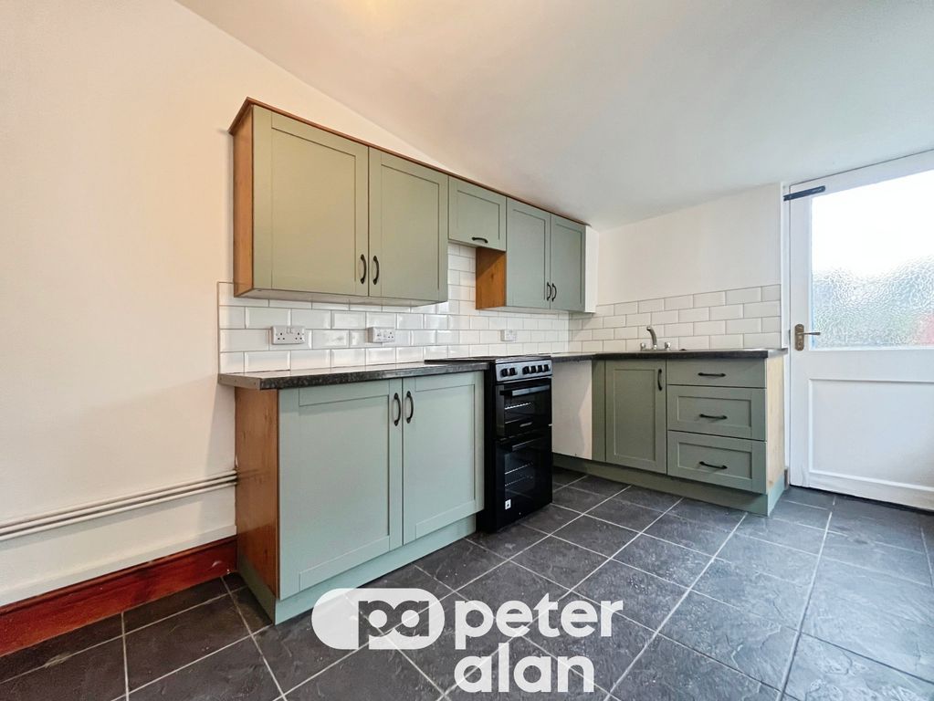 Property photo 2 of 10 Front