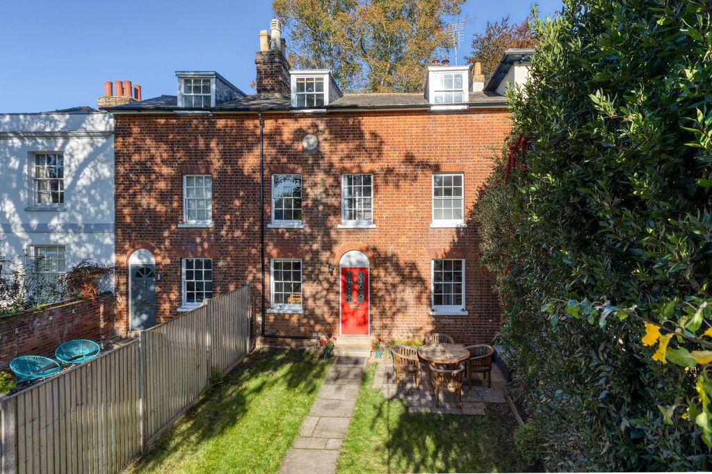 Property photo 1 of 25