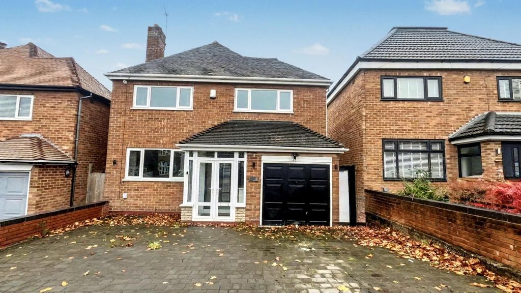 Property photo 1 of 18 Approach