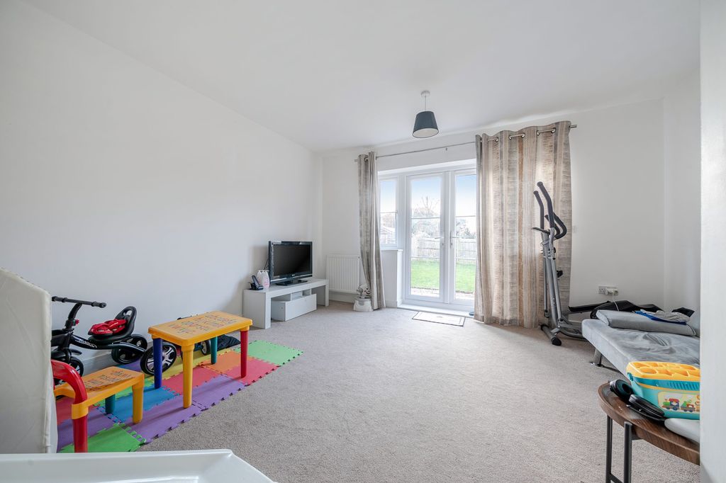 Property photo 3 of 17