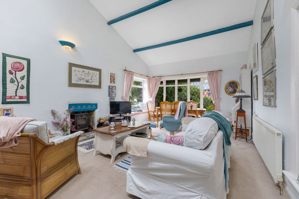 Property photo 3 of 18