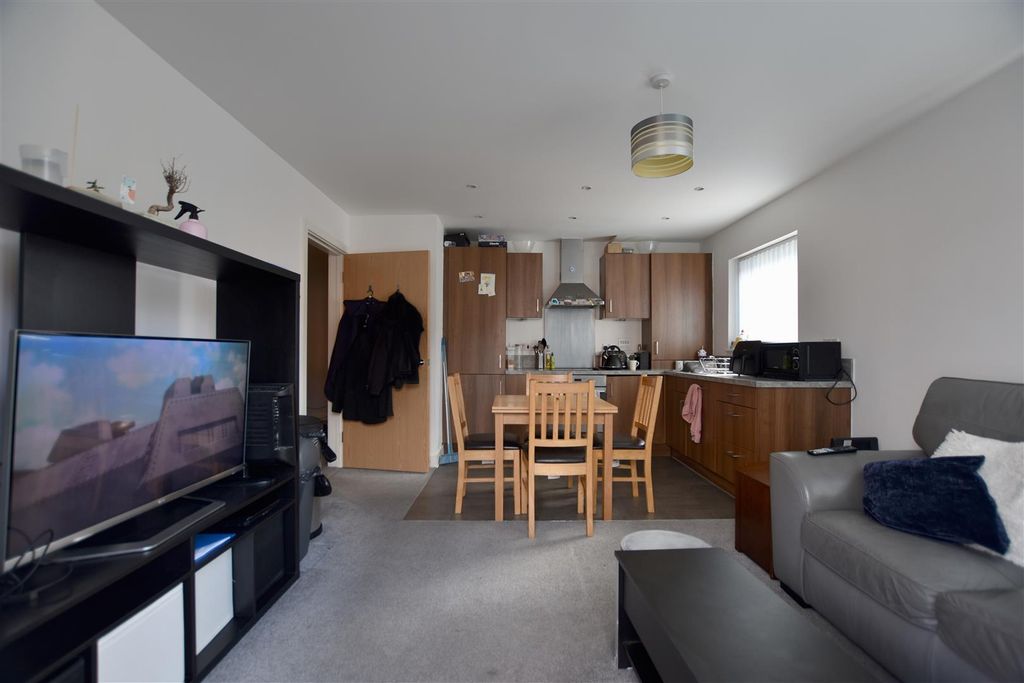 Property photo 3 of 8 Lounge(2).Jpg