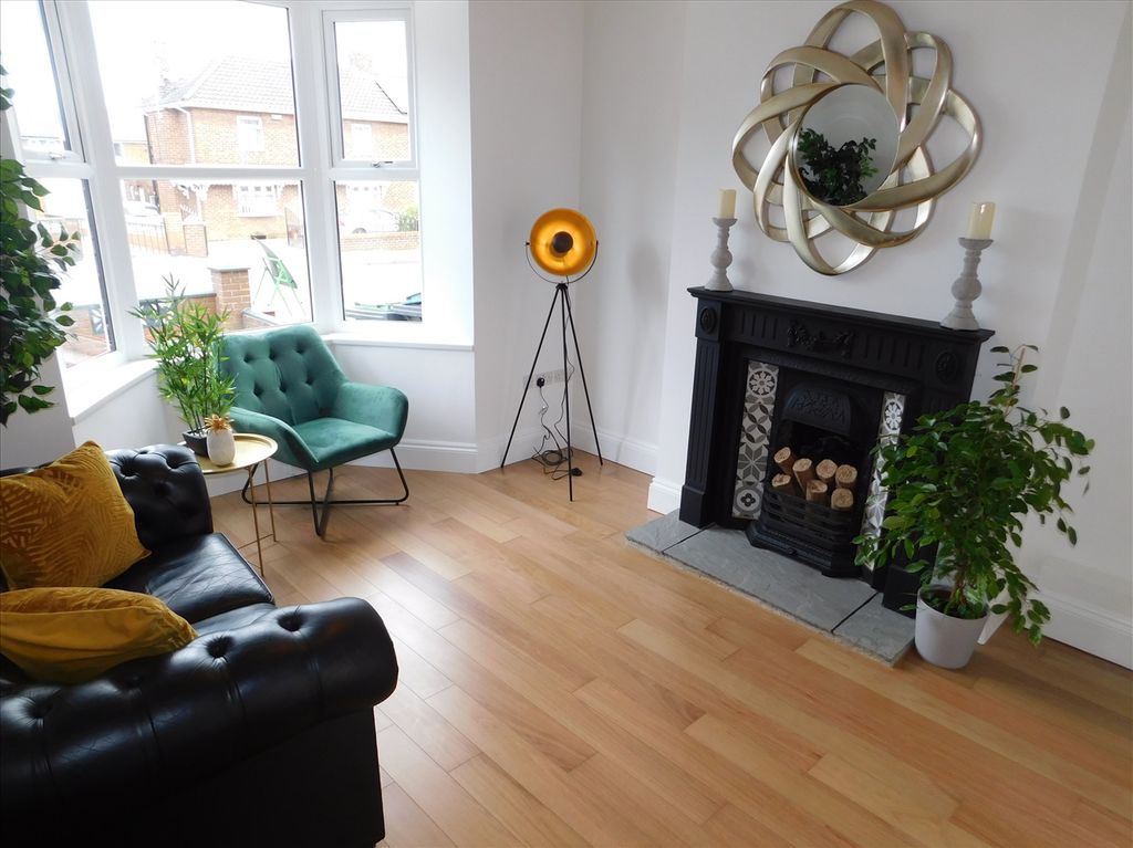 Property photo 2 of 12