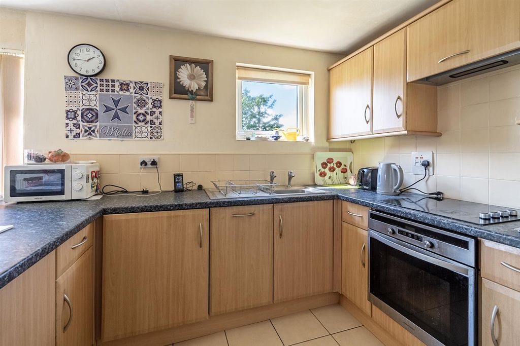 Property photo 2 of 16 Kitchen