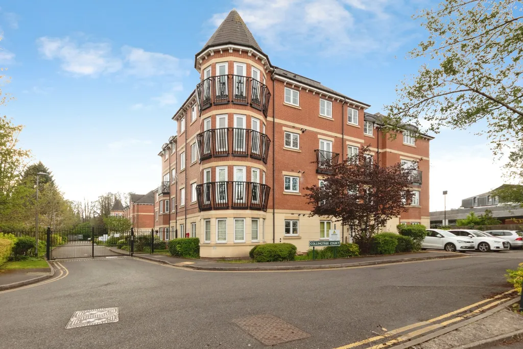 Apartment in Solihull, West Midlands - View 3