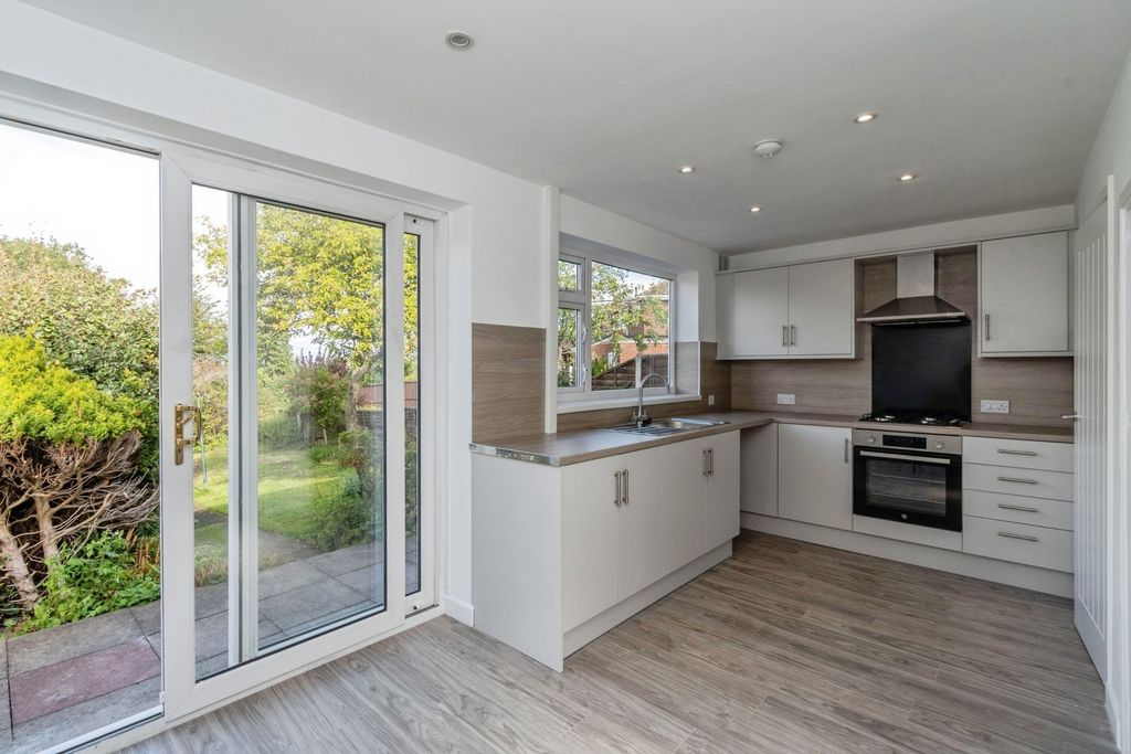 Property photo 2 of 17 Pbox-Img.Jpg