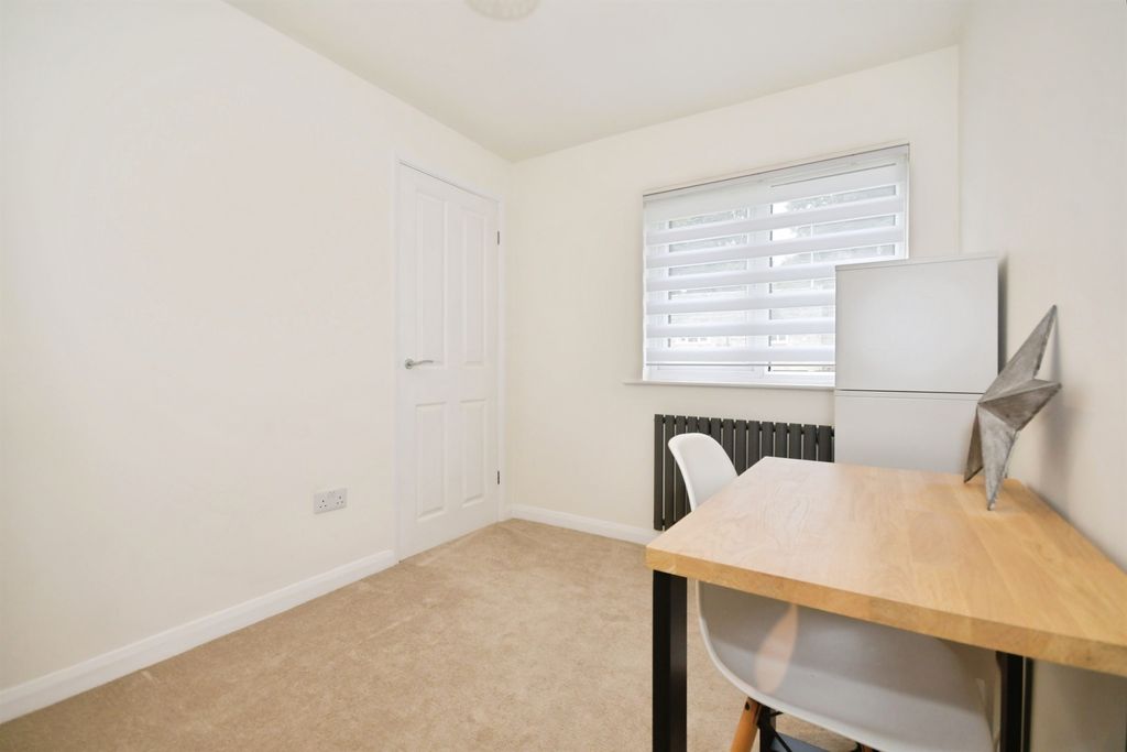 Property photo 2 of 3