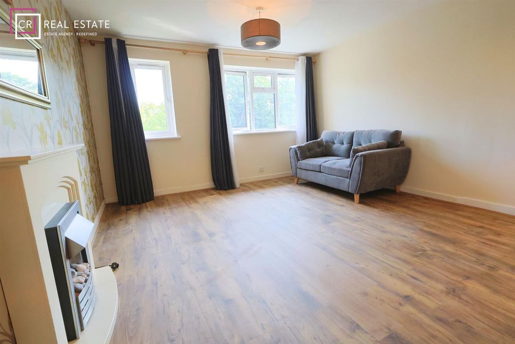 Property photo 3 of 7 Openplan Lounge/Kitchen