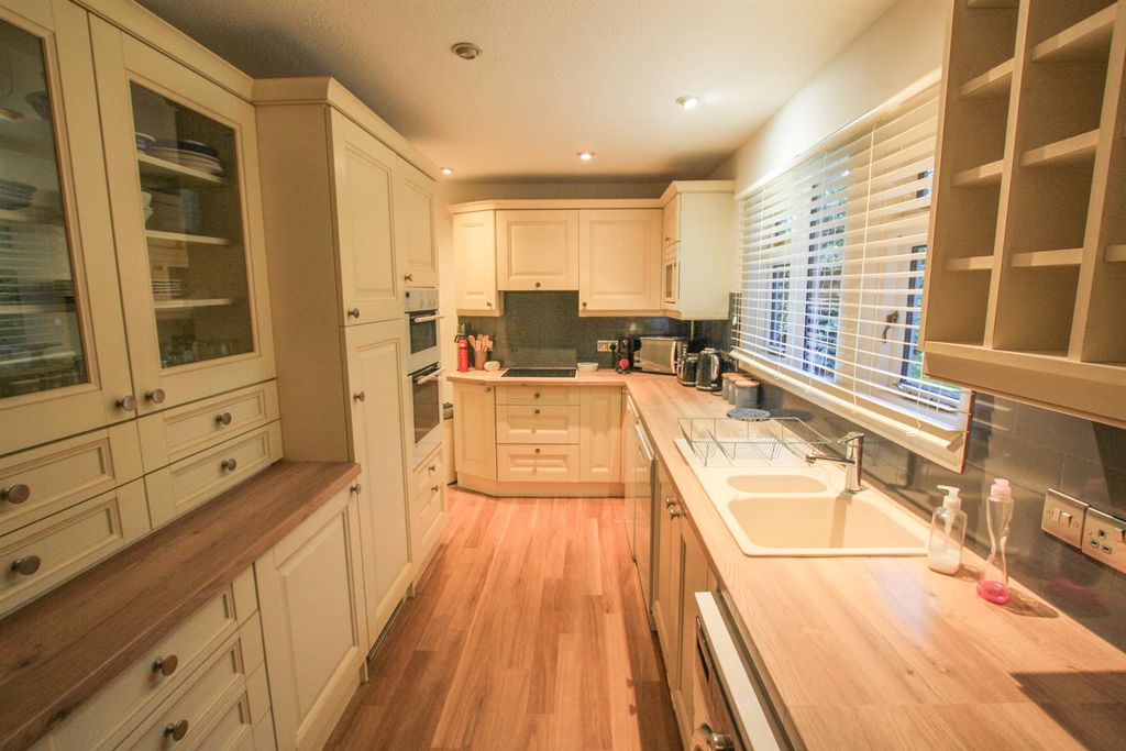 Property photo 3 of 13 Img_1396.Jpg