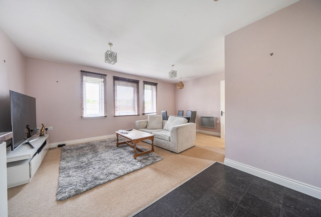 Property photo 2 of 10 1459298-18-6A195A...