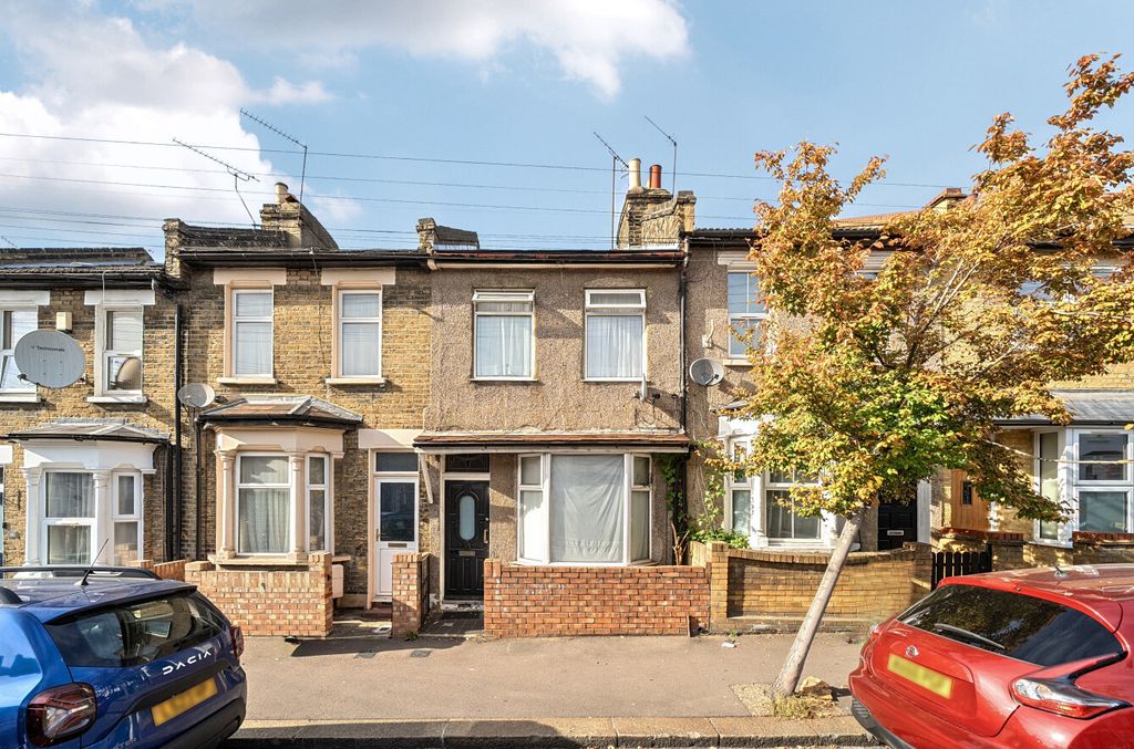 Property photo 1 of 17 1358572-1-68d470d...