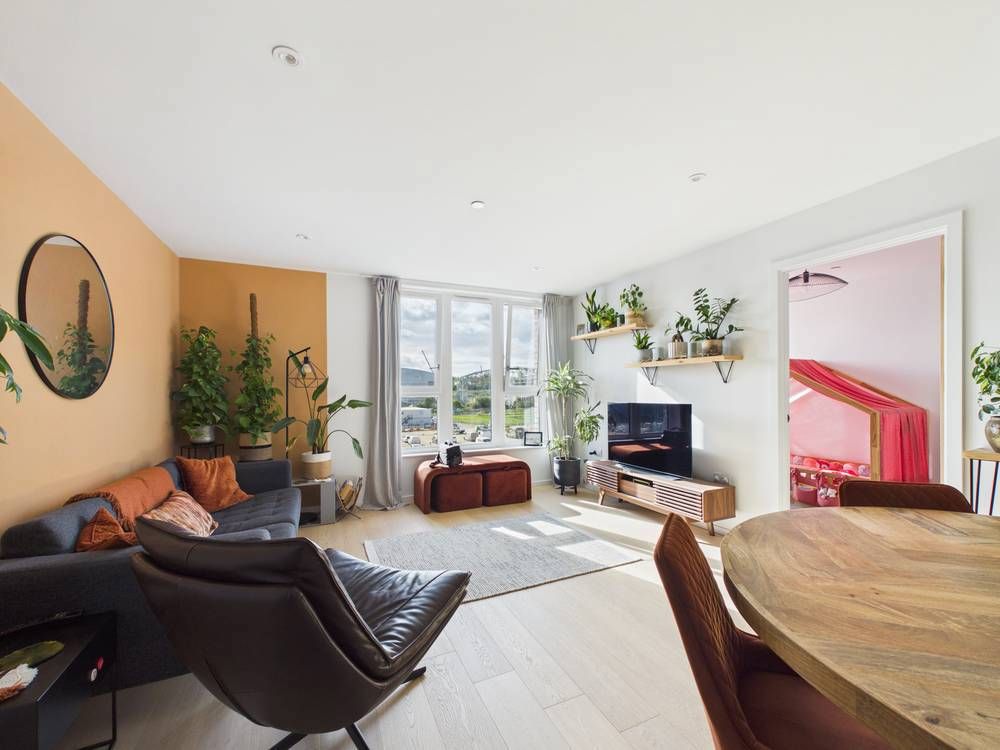 Property photo 3 of 19 Giraffe360-Still010
