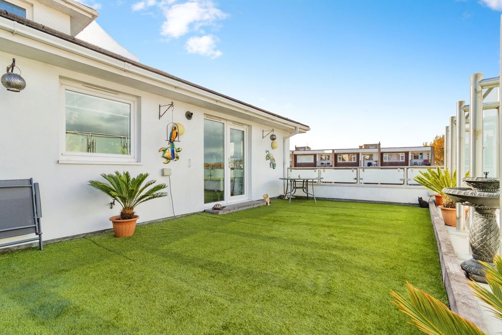 Property photo 1 of 18 Photo
