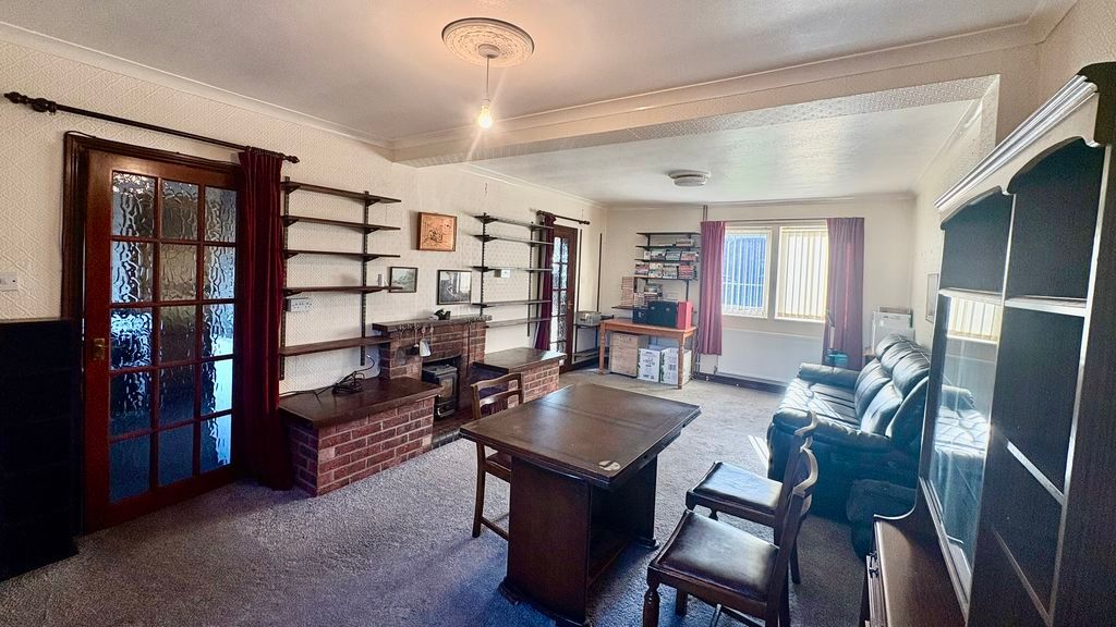 Property photo 2 of 16 Photo 14