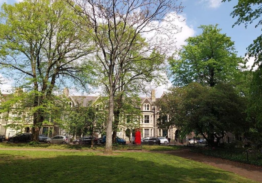 Property photo 2 of 7 Park