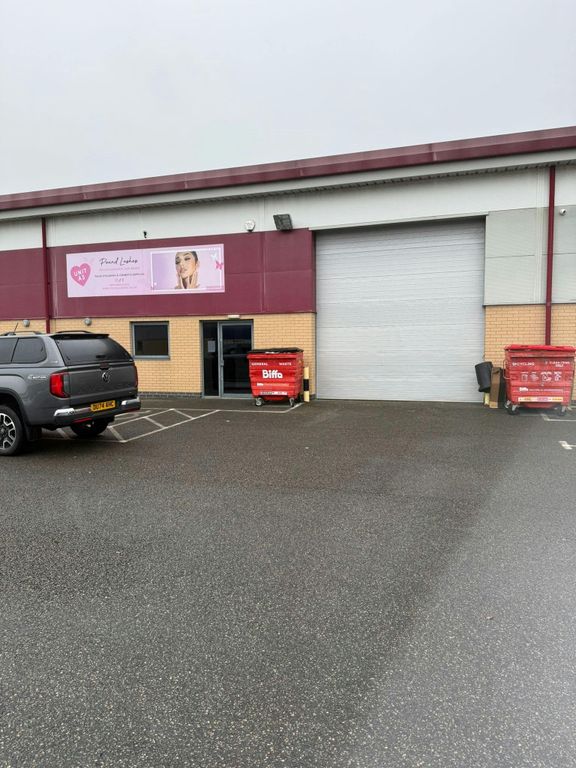 Property photo 2 of 7 52c058cc-827B-4066-8999-4280Da61821c.Jpg