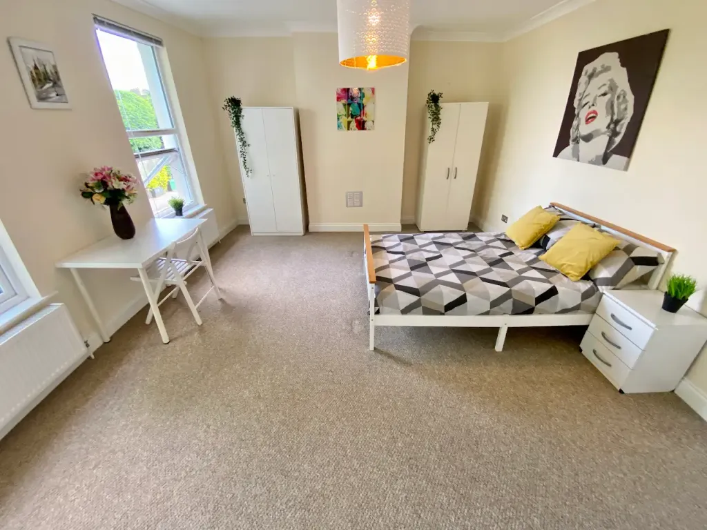 Property photo 1 of 4